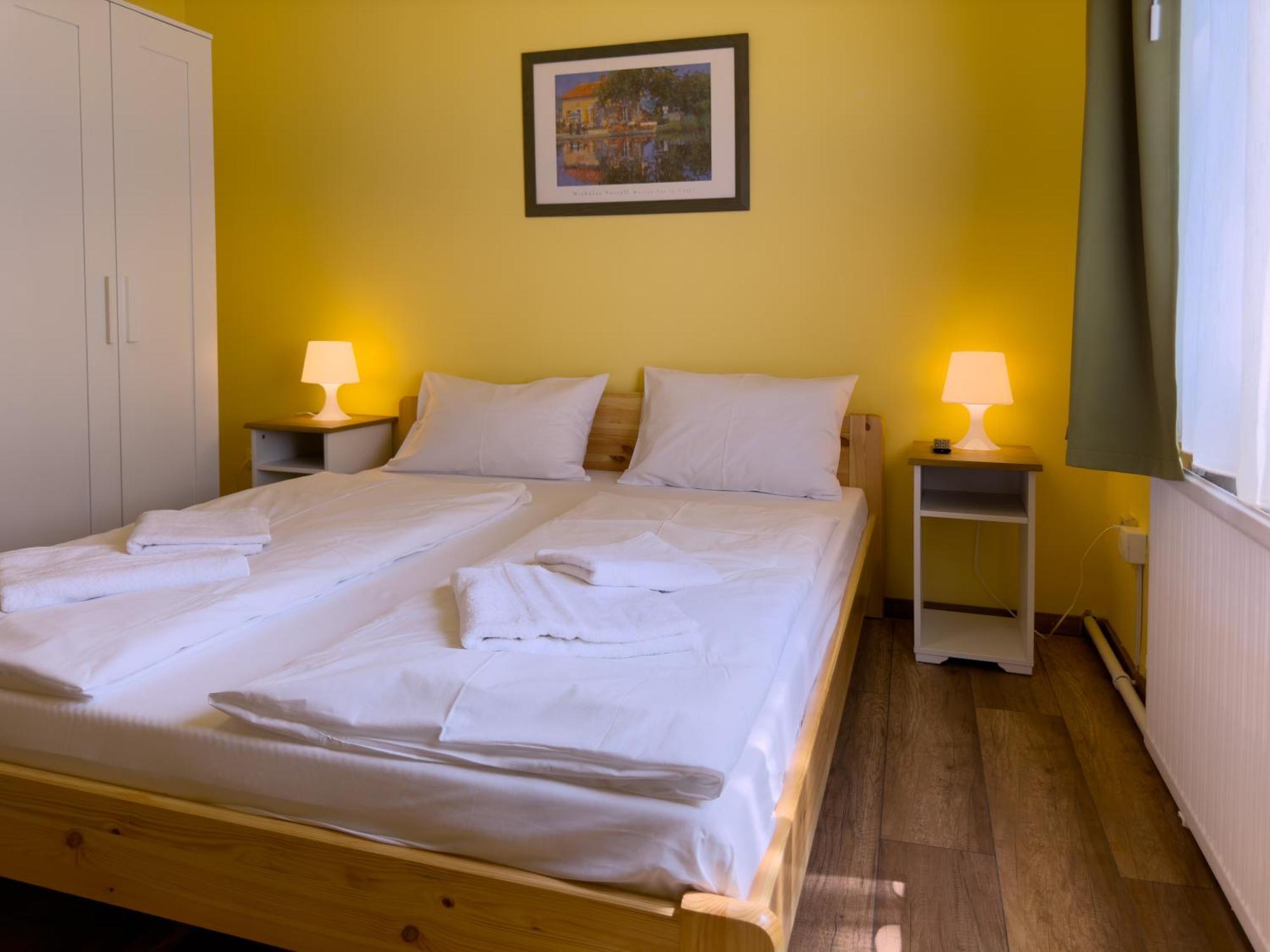 Hotel Irisz Panzio Budapeszt Zewnętrze zdjęcie