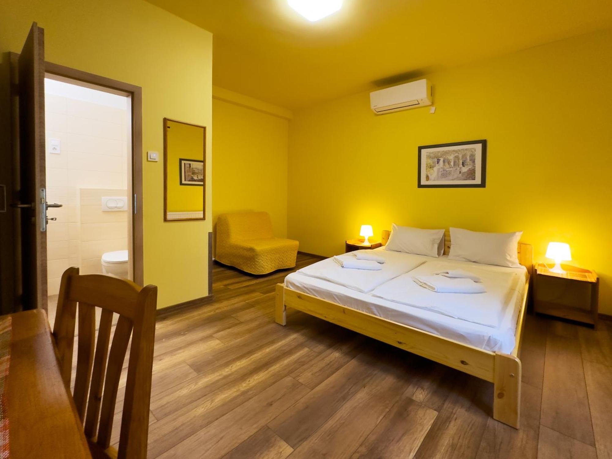 Hotel Irisz Panzio Budapeszt Zewnętrze zdjęcie