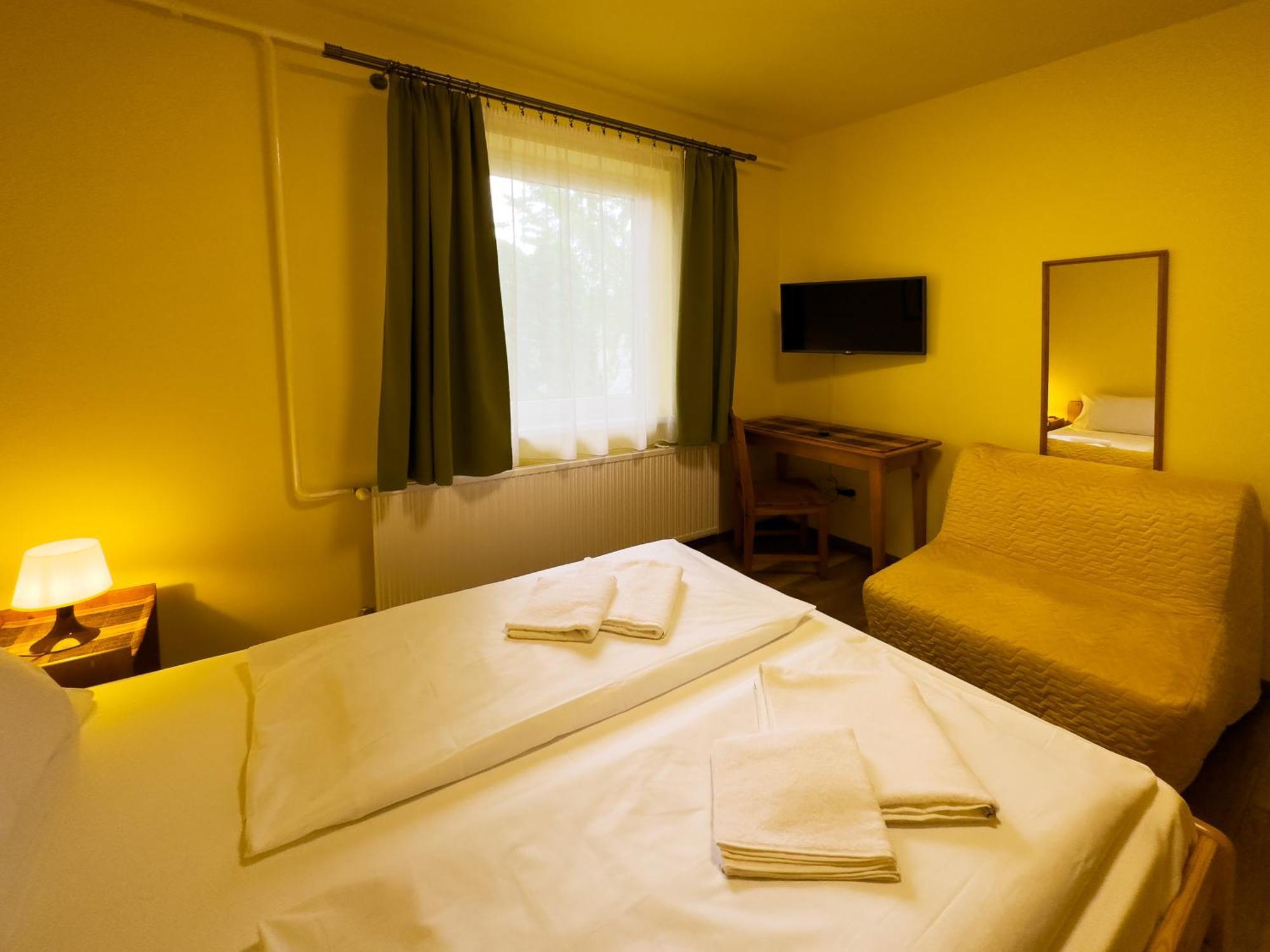 Hotel Irisz Panzio Budapeszt Zewnętrze zdjęcie