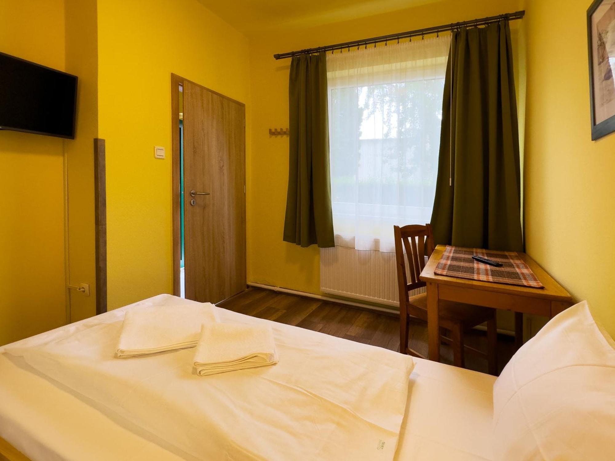 Hotel Irisz Panzio Budapeszt Zewnętrze zdjęcie