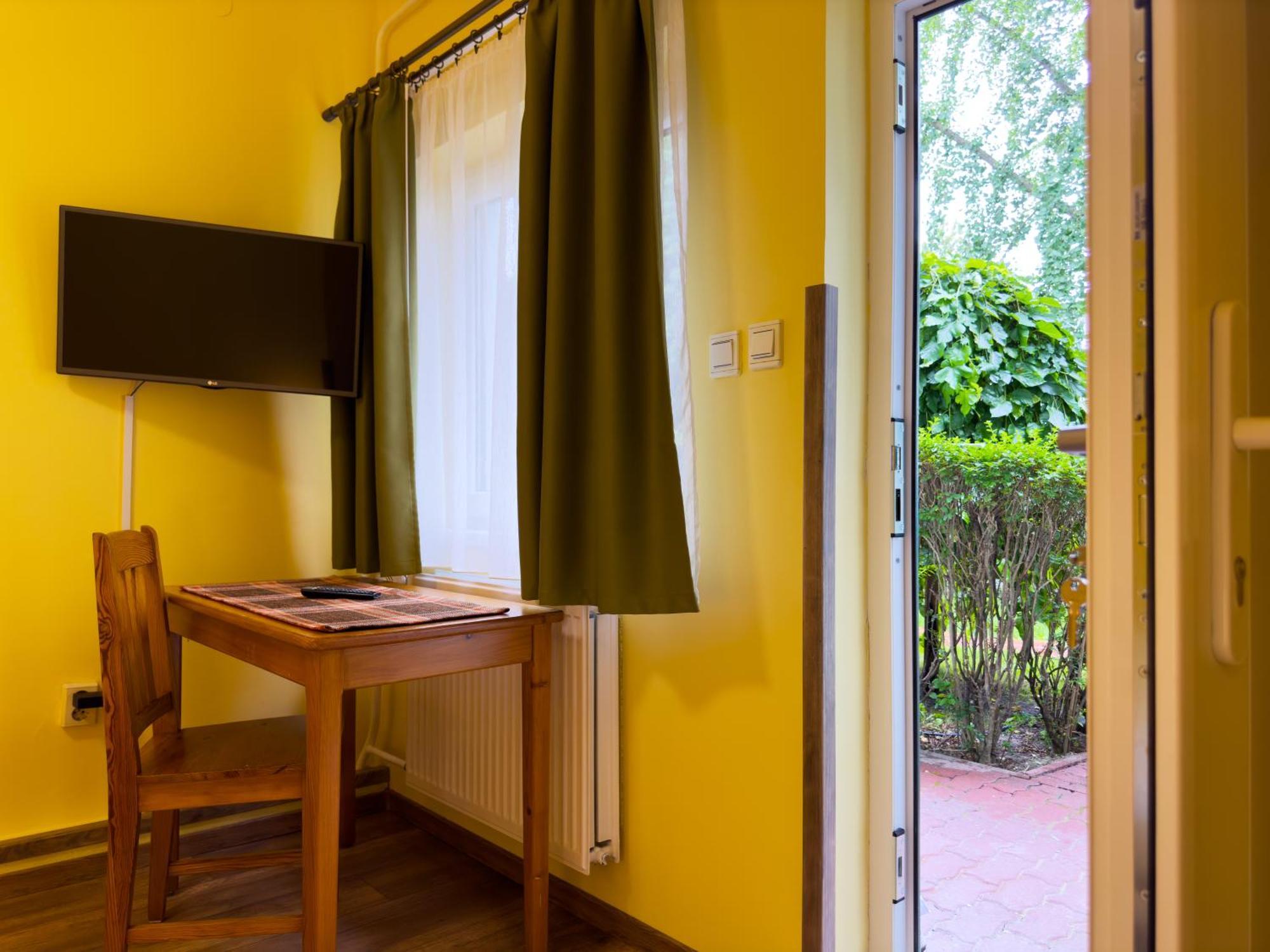 Hotel Irisz Panzio Budapeszt Zewnętrze zdjęcie
