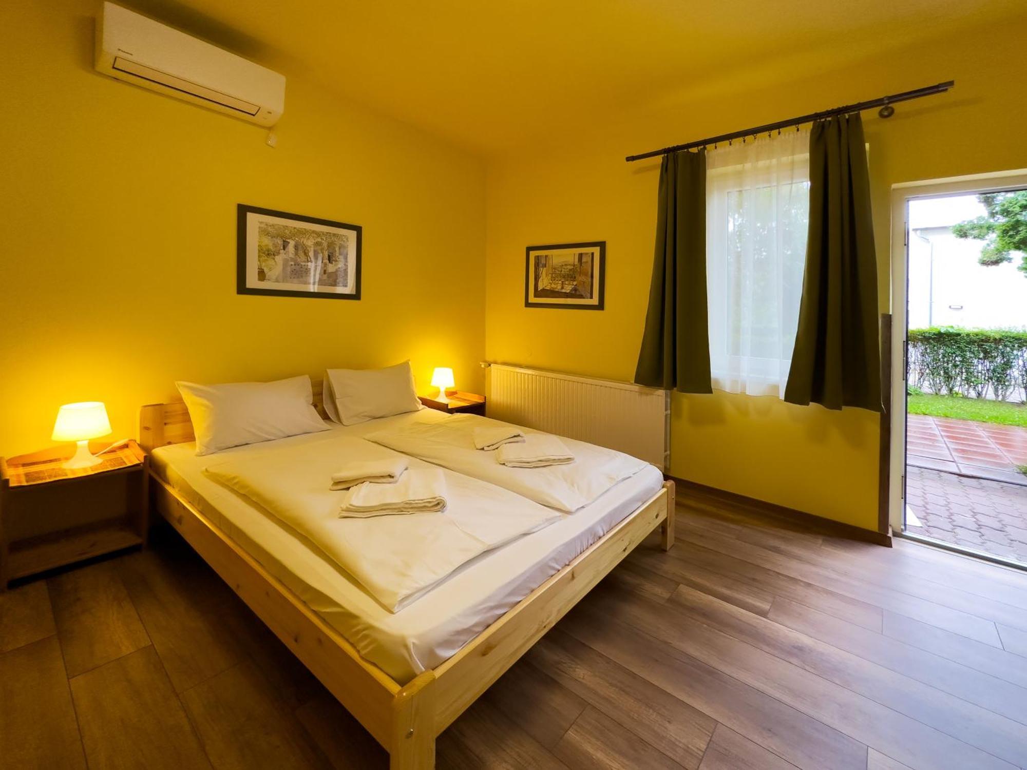 Hotel Irisz Panzio Budapeszt Zewnętrze zdjęcie