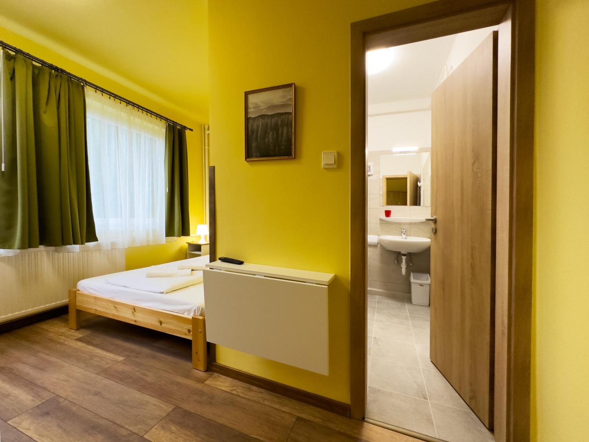 Hotel Irisz Panzio Budapeszt Zewnętrze zdjęcie